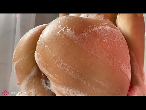 ❤️ Brunetka masturbira pičko z vibratorjem do intenzivnega orgazma pod tušem ❤️ Trdi porniči na sl.porn-milf300.ru ☑